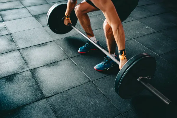 Entrenamiento de fuerza CrossFit - Levantamiento de pesas en Preta Fit Jacó